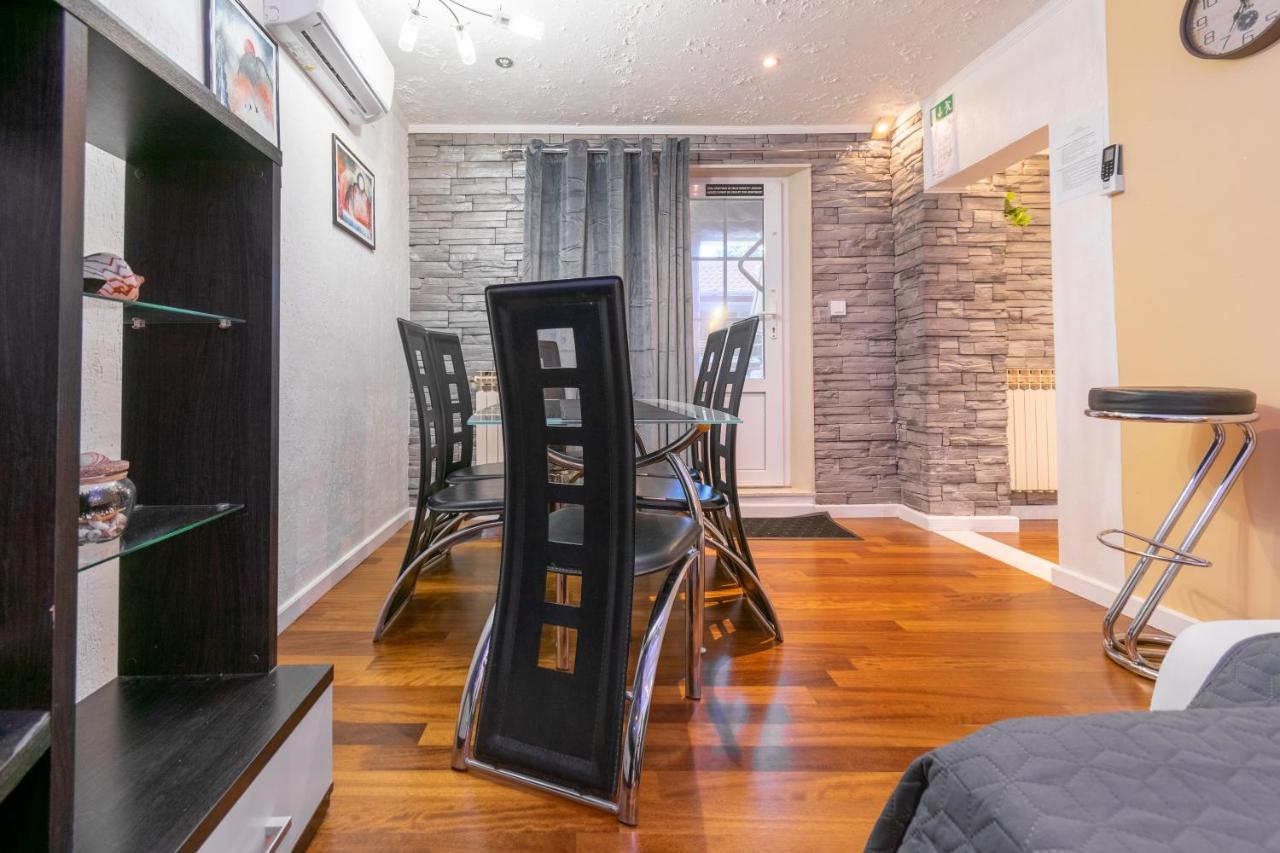 ברלה Apartments Villa Tomas מראה חיצוני תמונה